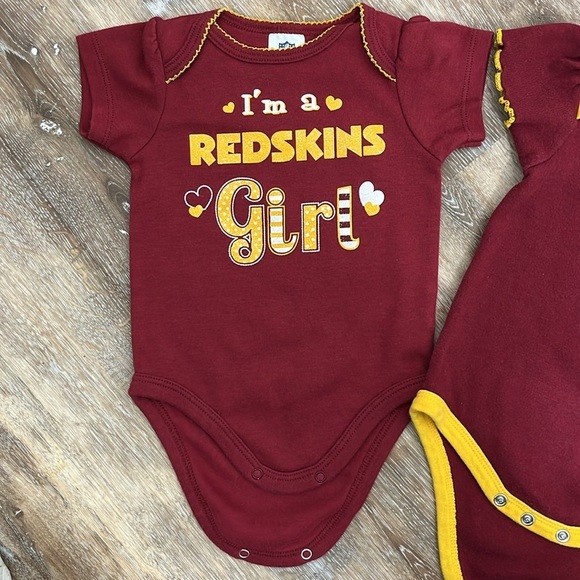 Washington Redskins Commanders Baby Girl Onesie Size 0-3 and 12M Retro Logo NFL - Picture 6 of 10